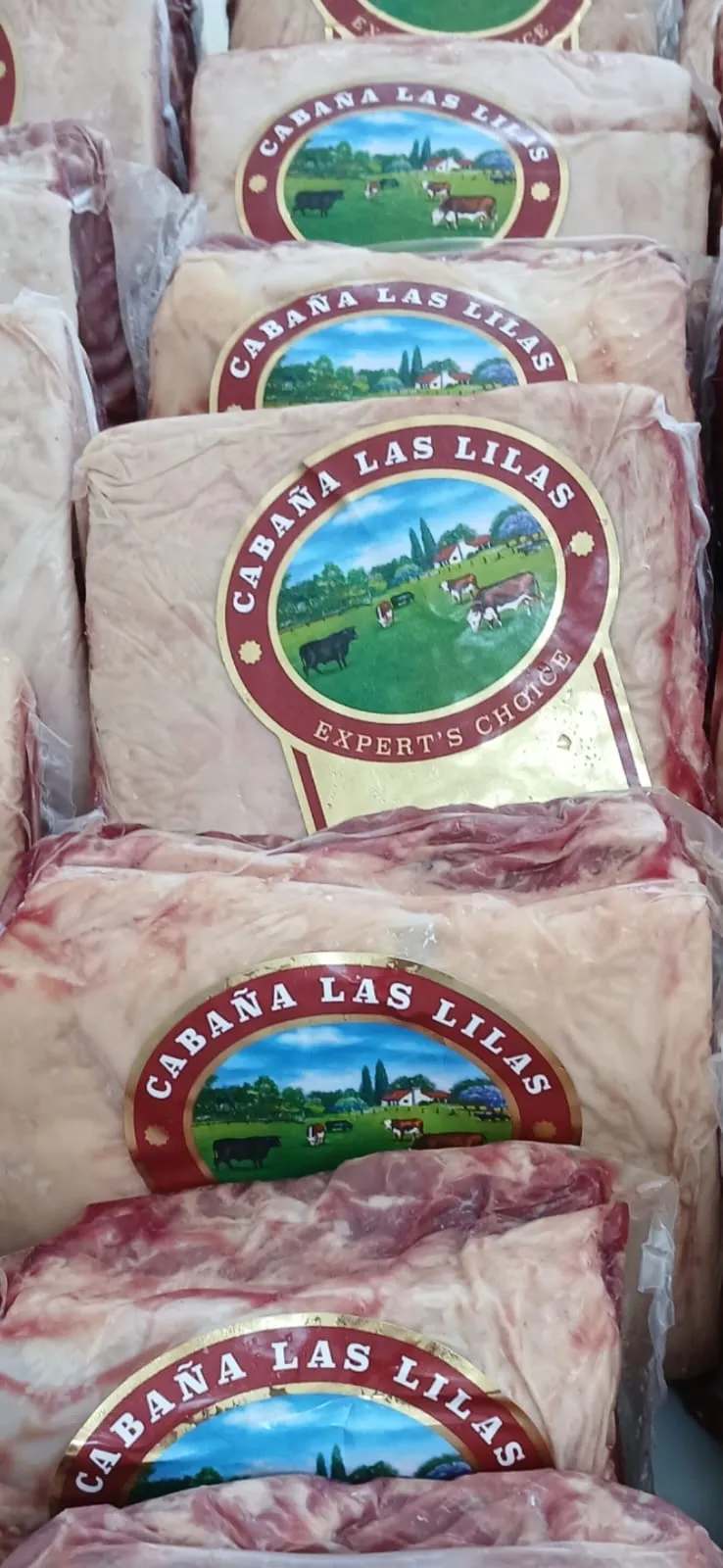 Peças de carne da marca Cabaña Las Lilas, embaladas e etiquetadas