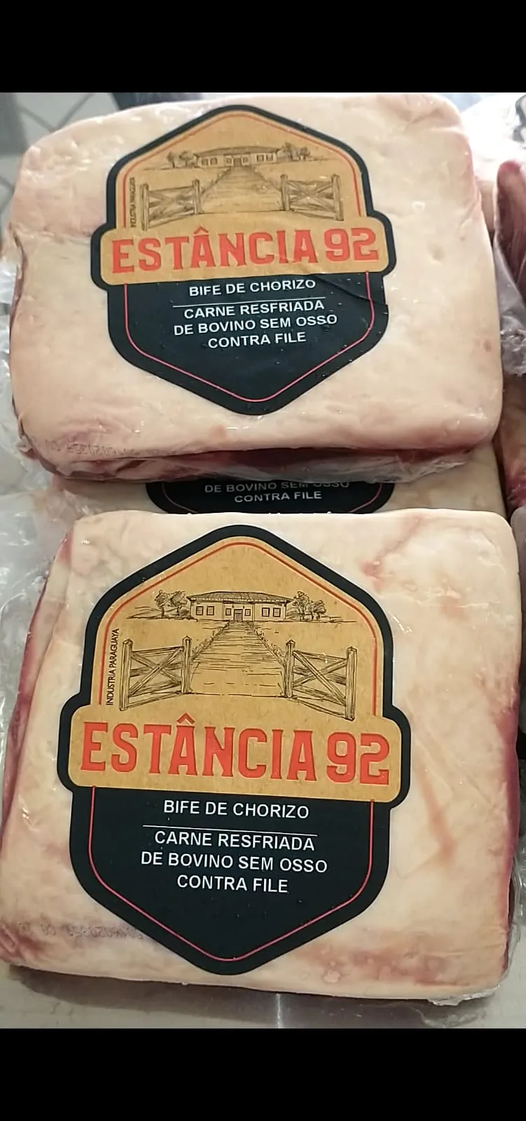 Peças de Bife de Chorizo da marca Estância 92, carne resfriada de bovino sem osso